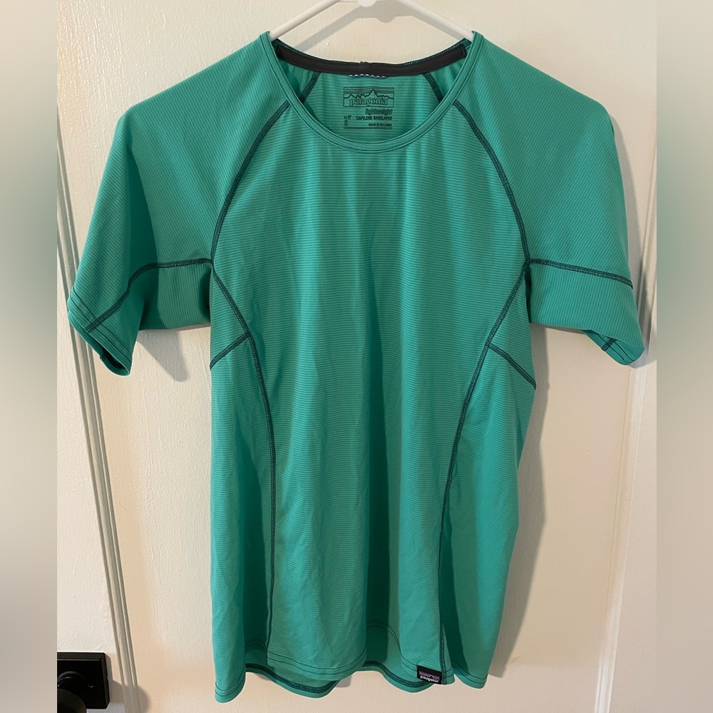 Patagonia W’s small capilene baselayer tee